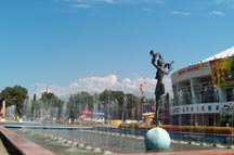 Фонтаны у Казахского Цирка